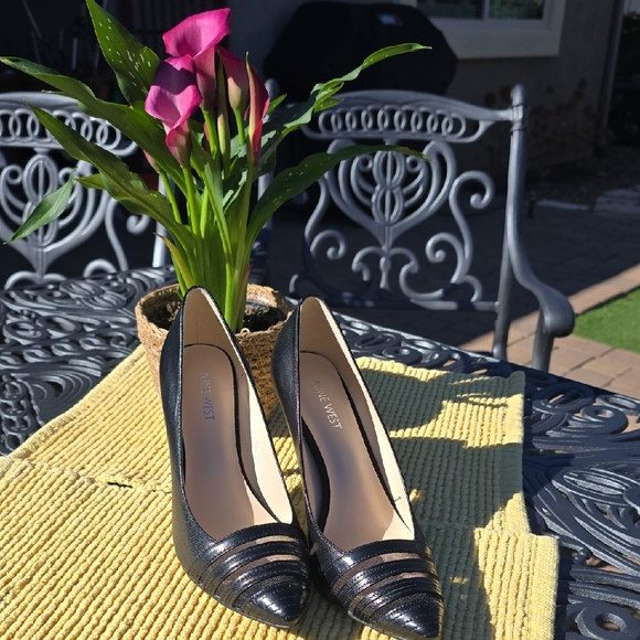 NINE WEST Black Leather Heels - Picture 2 of 10